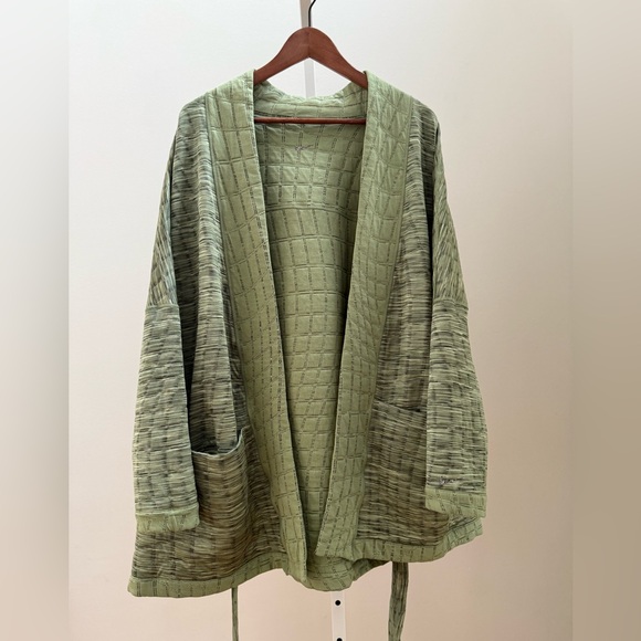 Nike Yoga Therma-FIT Luxe Jacquard Top Reversible Oil Sage Green Size XL NWT - Picture 8 of 14